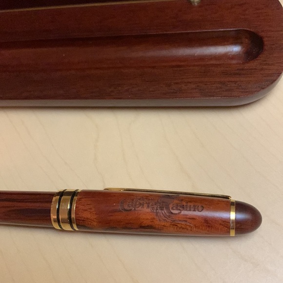 Isle of Capri Casino - Vintage Souvenir Wooden Rosewood Pen and Matching Case - Picture 2 of 9